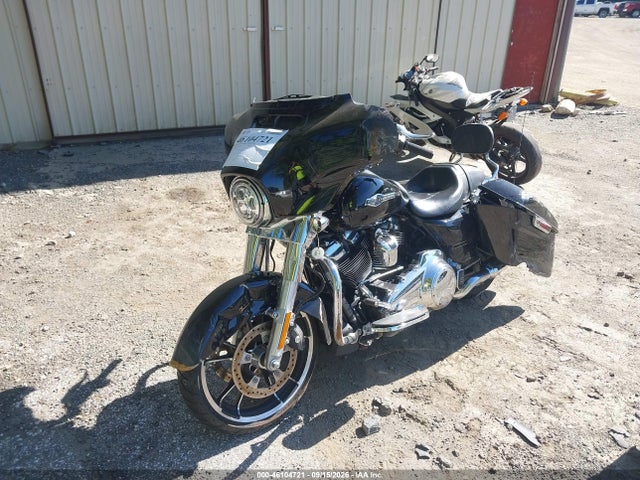 Harley-Davidson FLHX 2023 1HD1KBC12PB675554 Image 2