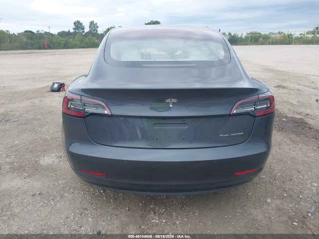 46104808 :رقم المزاد ، 5YJ3E1EB0JF188648 vin ، 2018 Tesla Model 3 Long Range/performance مزاد بيع