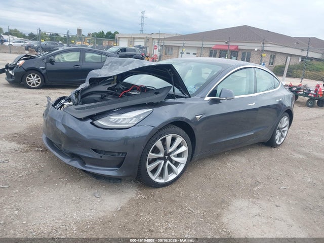 46104808 :رقم المزاد ، 5YJ3E1EB0JF188648 vin ، 2018 Tesla Model 3 Long Range/performance مزاد بيع