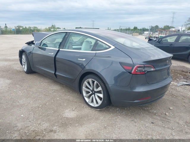 46104808 :رقم المزاد ، 5YJ3E1EB0JF188648 vin ، 2018 Tesla Model 3 Long Range/performance مزاد بيع