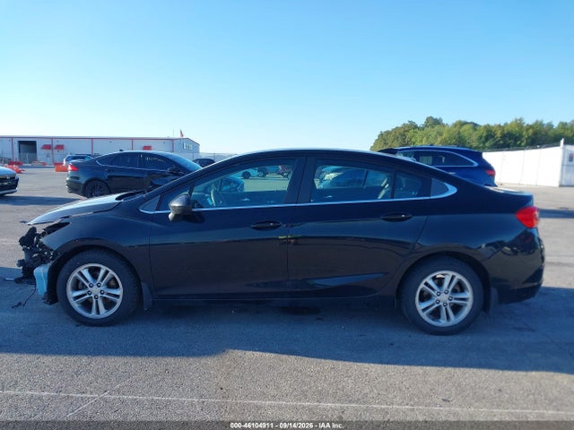 46104911 :رقم المزاد ، 1G1BE5SM6H7235148 vin ، 2017 Chevrolet Cruze Lt Auto مزاد بيع