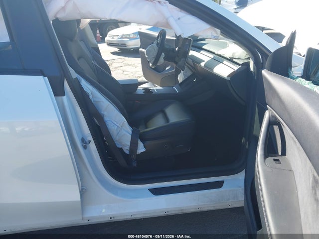 46104976 :رقم المزاد ، 5YJYGAEE4MF145297 vin ، 2021 Tesla Model Y Long Range Dual Motor All-wheel Drive مزاد بيع