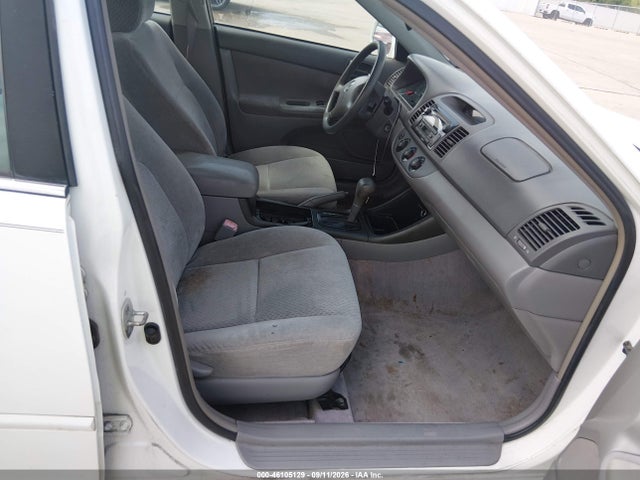 2004 Toyota Camry Le მანქანა იყიდება აუქციონზე, vin: 4T1BE32K24U343798, აუქციონის ნომერი: 46105129