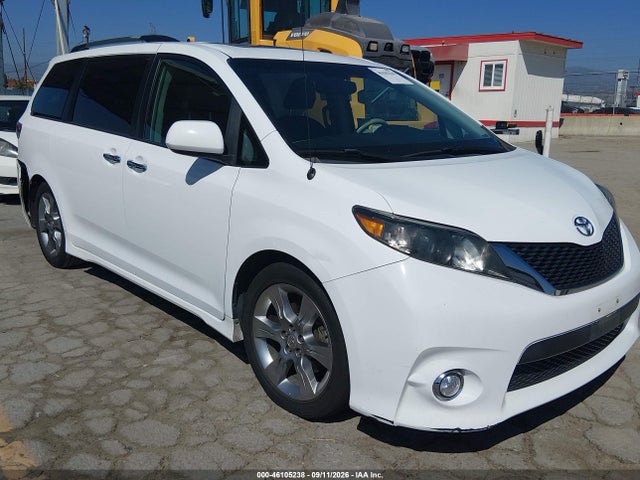 2014 Toyota Sienna Se 8 Passenger მანქანა იყიდება აუქციონზე, vin: 5TDXK3DC5ES436071, აუქციონის ნომერი: 46105238