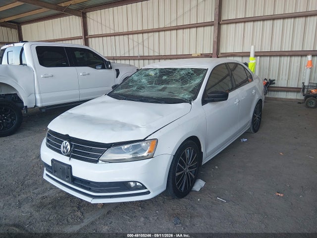46105246 :رقم المزاد ، 3VWD17AJ5FM344375 vin ، 2015 Volkswagen Jetta 1.8t Sport مزاد بيع
