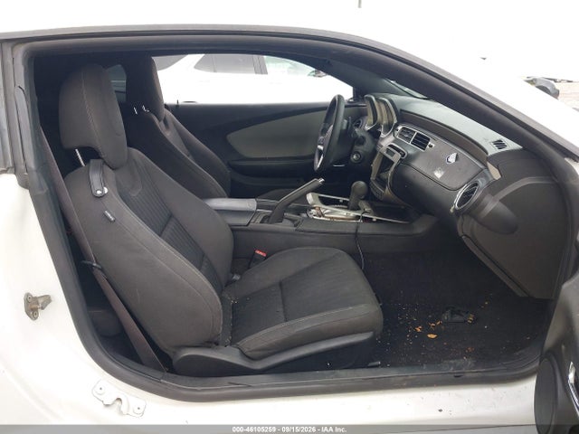46105259 :رقم المزاد ، 2G1FB1E35F9177728 vin ، 2015 Chevrolet Camaro 2ls مزاد بيع