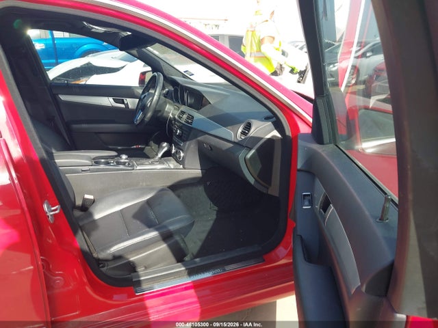 46105300 :رقم المزاد ، WDDGF4HB6DA785611 vin ، 2013 Mercedes-benz C 250 Sport مزاد بيع