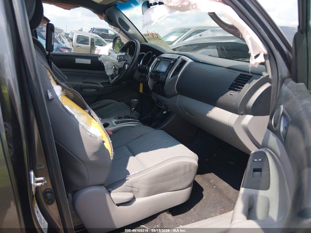 Продаж на аукціоні авто 2015 Toyota Tacoma Base V6, vin: 3TMLU4EN8FM196918, номер лоту: 46105316