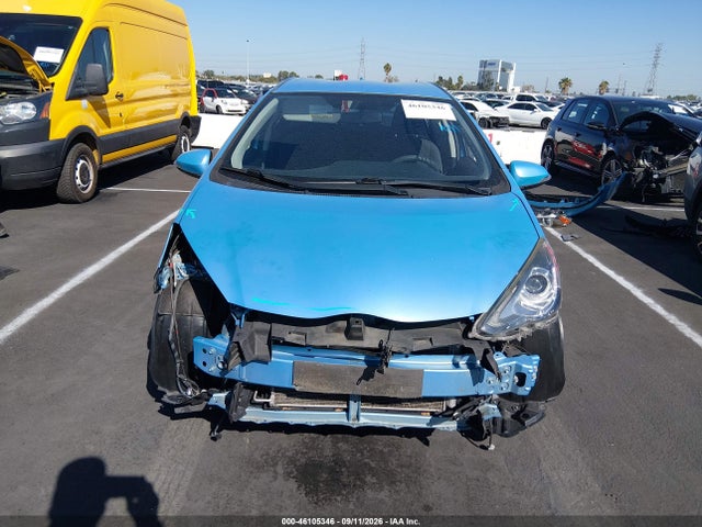 46105346 :رقم المزاد ، JTDKDTB35G1116384 vin ، 2016 Toyota Prius C Two مزاد بيع