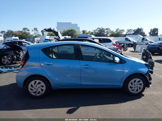46105346 :رقم المزاد ، JTDKDTB35G1116384 vin ، 2016 Toyota Prius C Two مزاد بيع