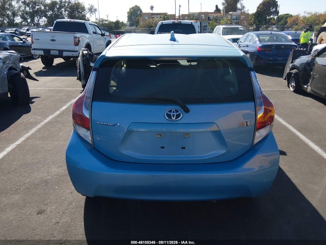 46105346 :رقم المزاد ، JTDKDTB35G1116384 vin ، 2016 Toyota Prius C Two مزاد بيع