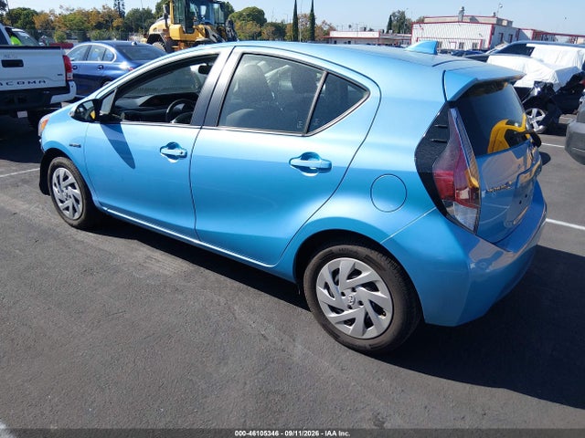 46105346 :رقم المزاد ، JTDKDTB35G1116384 vin ، 2016 Toyota Prius C Two مزاد بيع