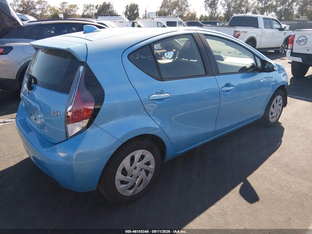 46105346 :رقم المزاد ، JTDKDTB35G1116384 vin ، 2016 Toyota Prius C Two مزاد بيع