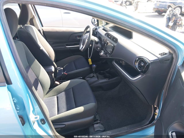 46105346 :رقم المزاد ، JTDKDTB35G1116384 vin ، 2016 Toyota Prius C Two مزاد بيع