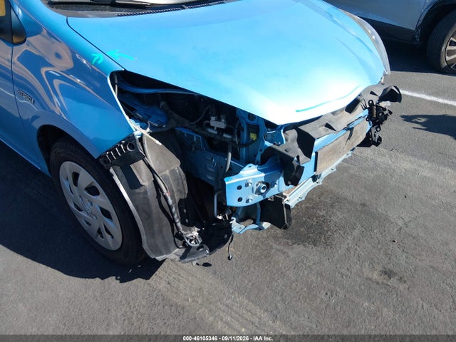 46105346 :رقم المزاد ، JTDKDTB35G1116384 vin ، 2016 Toyota Prius C Two مزاد بيع