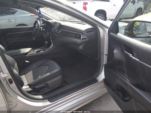2021 Toyota Camry Se Nightshade Edition მანქანა იყიდება აუქციონზე, vin: 4T1G11AK6MU496627, აუქციონის ნომერი: 46105411