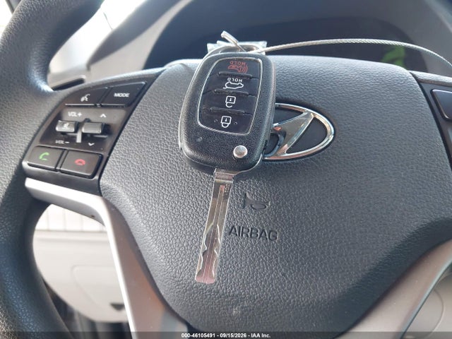 KM8J23A49HU538777 Hyundai TUCSON SE