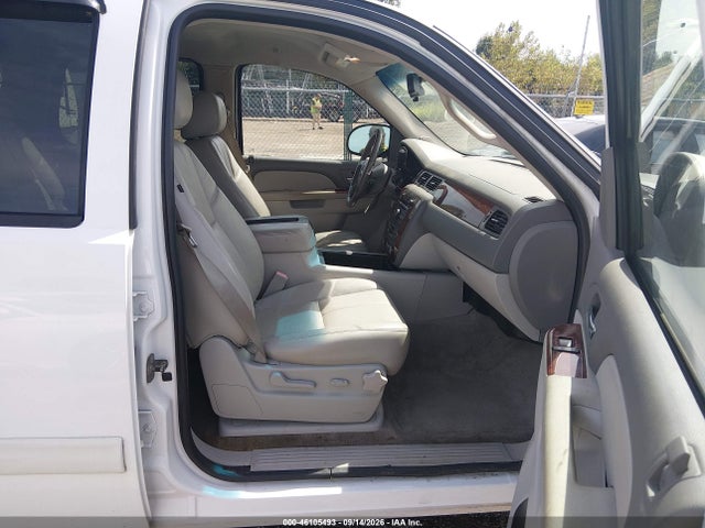 46105493 :رقم المزاد ، 1GNUKBE01AR233812 vin ، 2010 Chevrolet Tahoe Lt مزاد بيع