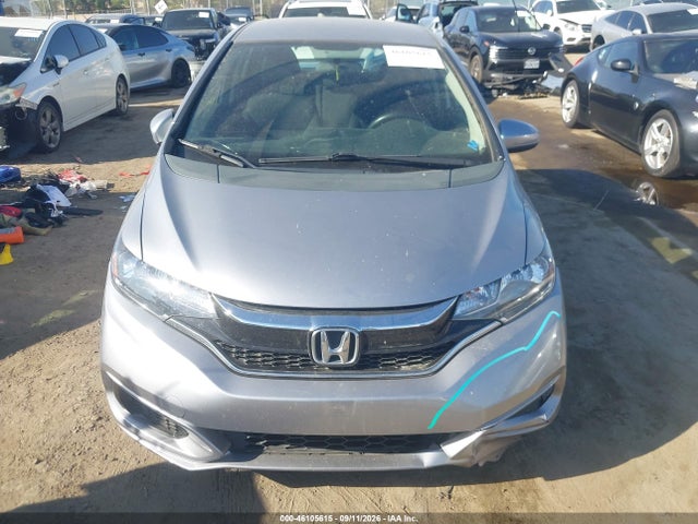 46105615 :رقم المزاد ، 3HGGK5H42JM721482 vin ، 2018 Honda Fit Lx مزاد بيع