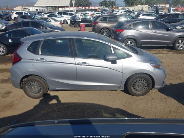 46105615 :رقم المزاد ، 3HGGK5H42JM721482 vin ، 2018 Honda Fit Lx مزاد بيع