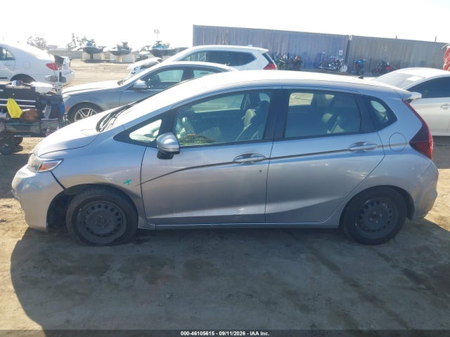 46105615 :رقم المزاد ، 3HGGK5H42JM721482 vin ، 2018 Honda Fit Lx مزاد بيع