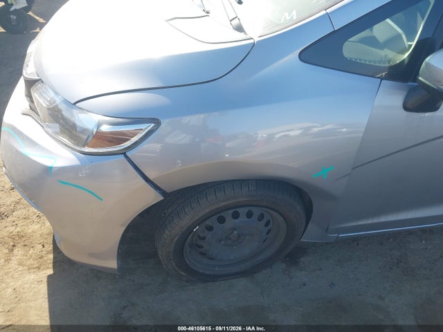 46105615 :رقم المزاد ، 3HGGK5H42JM721482 vin ، 2018 Honda Fit Lx مزاد بيع