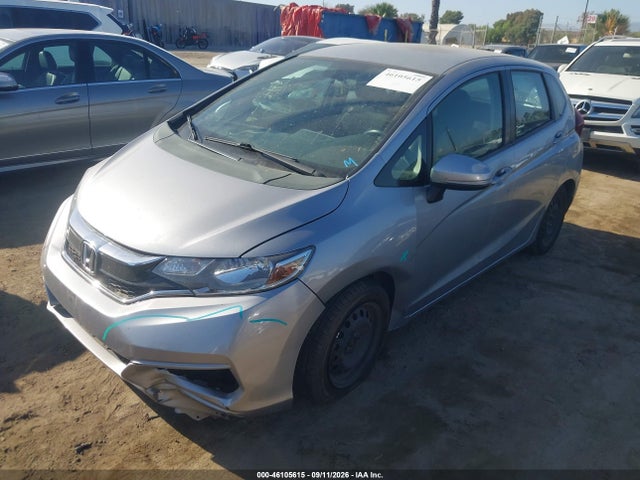 46105615 :رقم المزاد ، 3HGGK5H42JM721482 vin ، 2018 Honda Fit Lx مزاد بيع