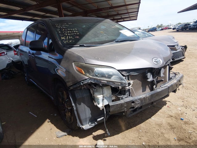 46105675 :رقم المزاد ، 5TDXK3DC5FS669465 vin ، 2015 Toyota Sienna Se Premium 8 Passenger مزاد بيع