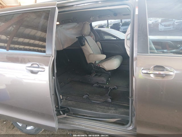Aukcja sprzedaży 2015 Toyota Sienna Se Premium 8 Passenger, vin: 5TDXK3DC5FS669465, numer aukcji: 46105675