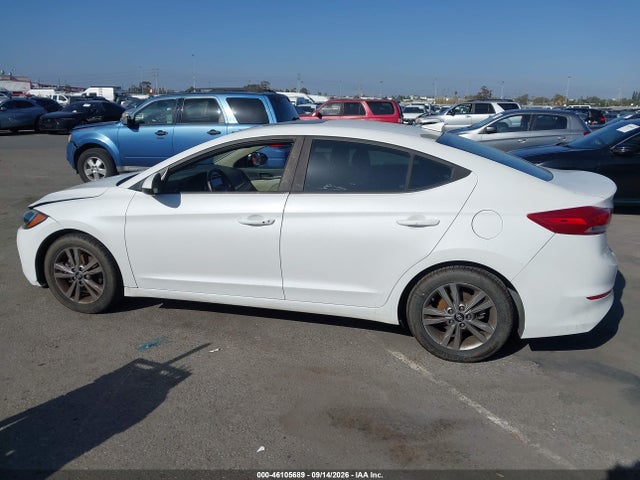 Hyundai Elantra Value Edition 2018 5NPD84LF2JH315419 Image 14