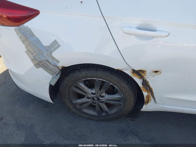 Hyundai Elantra Value Edition 2018 5NPD84LF2JH315419 Image 17