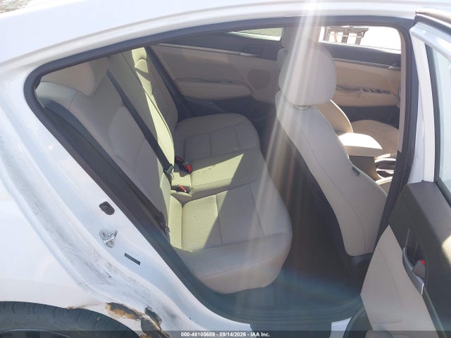 Hyundai Elantra Value Edition 2018 5NPD84LF2JH315419 Image 8