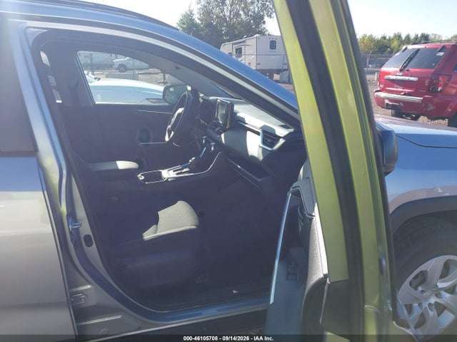 46105708 :رقم المزاد ، JTMH1RFV0LD056993 vin ، 2020 Toyota Rav4 Le مزاد بيع