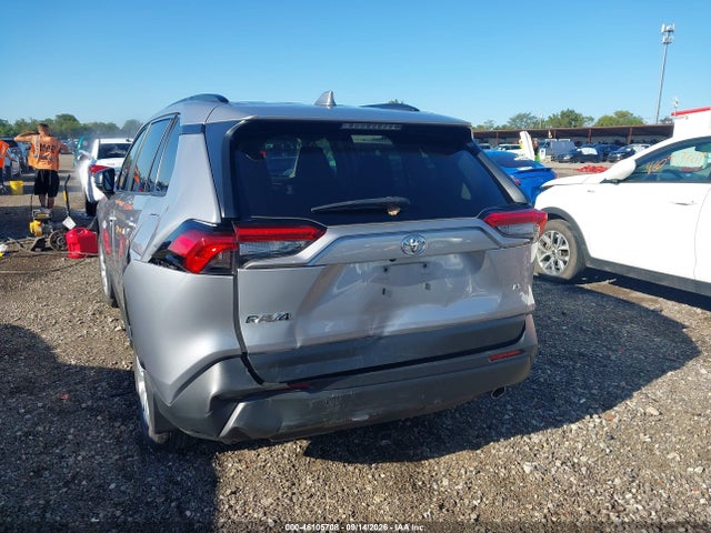 46105708 :رقم المزاد ، JTMH1RFV0LD056993 vin ، 2020 Toyota Rav4 Le مزاد بيع