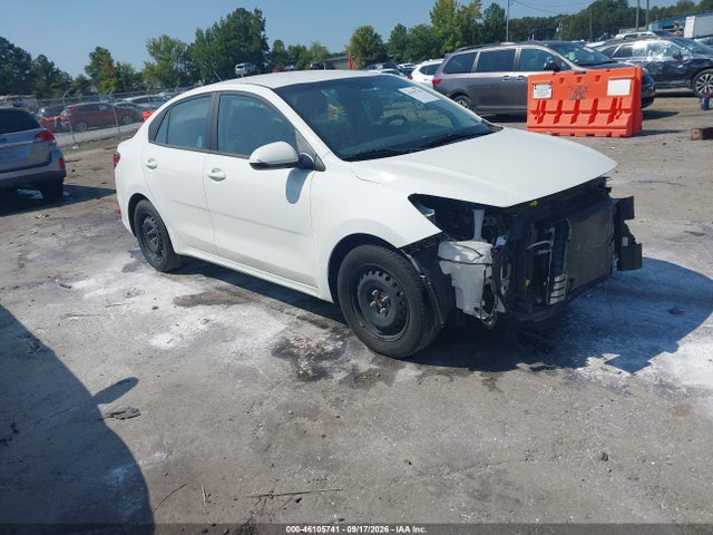 2020 Kia Rio S მანქანა იყიდება აუქციონზე, vin: 3KPA24AD3LE327592, აუქციონის ნომერი: 46105741