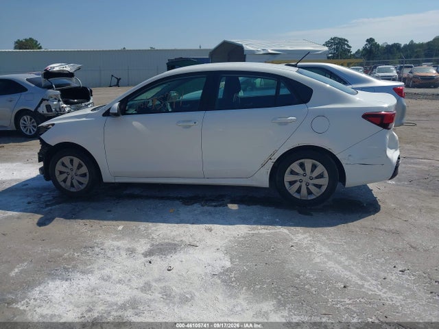 2020 Kia Rio S მანქანა იყიდება აუქციონზე, vin: 3KPA24AD3LE327592, აუქციონის ნომერი: 46105741