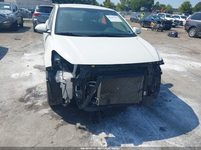 2020 Kia Rio S მანქანა იყიდება აუქციონზე, vin: 3KPA24AD3LE327592, აუქციონის ნომერი: 46105741