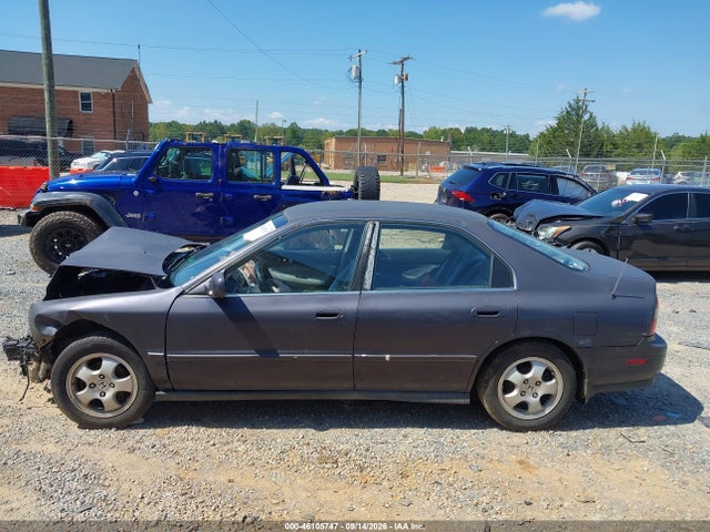46105747 :رقم المزاد ، 1HGCD5632RA088879 vin ، 1994 Honda Accord Lx/ex مزاد بيع