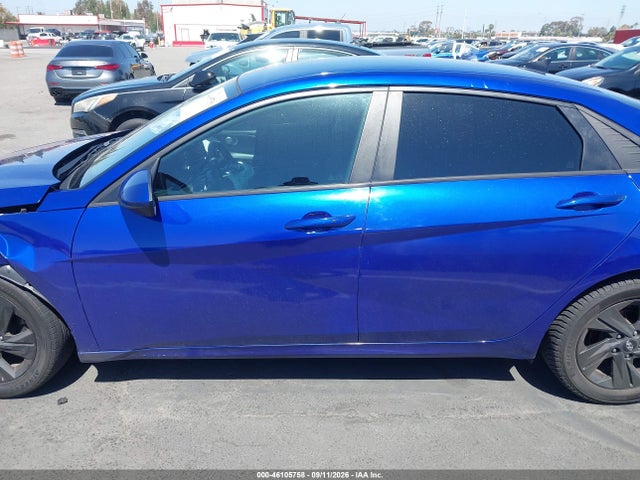 KMHLM4AG7NU335546 Hyundai ELANTRA SEL