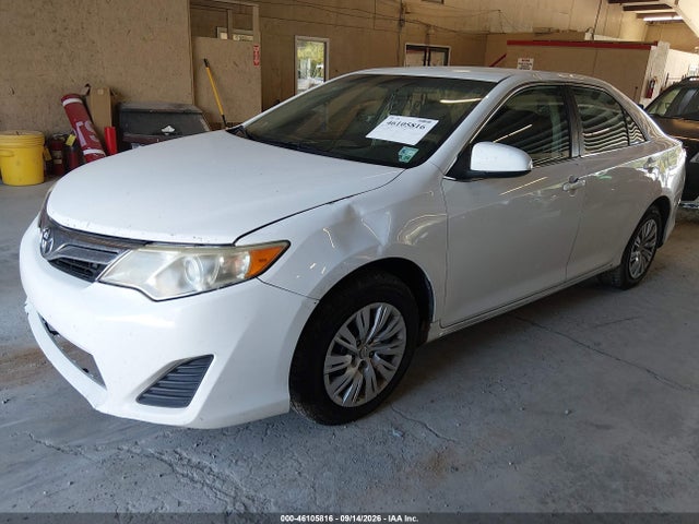 2014 Toyota Camry Le მანქანა იყიდება აუქციონზე, vin: 4T4BF1FK7ER406400, აუქციონის ნომერი: 46105816