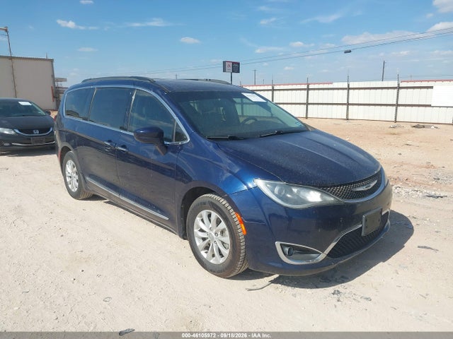 2017 Chrysler Pacifica Touring-l მანქანა იყიდება აუქციონზე, vin: 2C4RC1BGXHR665617, აუქციონის ნომერი: 46105972