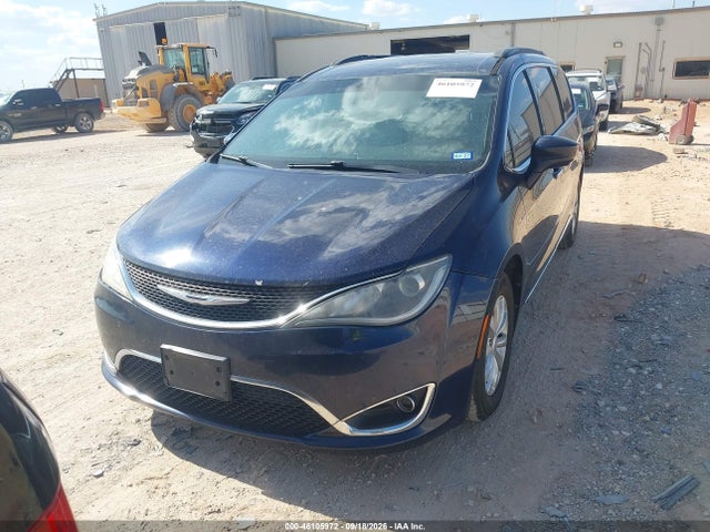 2017 Chrysler Pacifica Touring-l მანქანა იყიდება აუქციონზე, vin: 2C4RC1BGXHR665617, აუქციონის ნომერი: 46105972