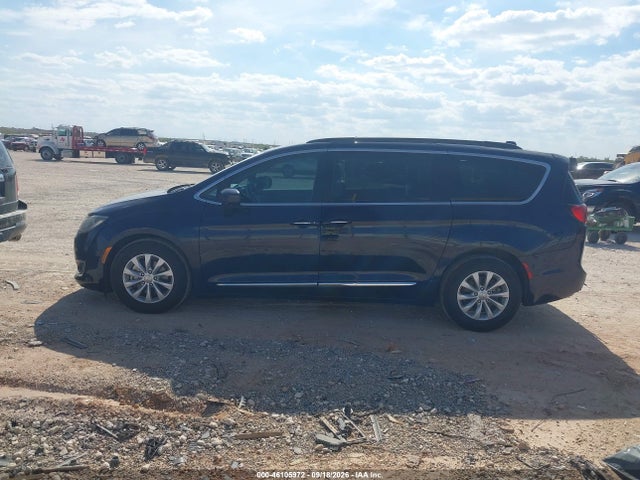 2017 Chrysler Pacifica Touring-l მანქანა იყიდება აუქციონზე, vin: 2C4RC1BGXHR665617, აუქციონის ნომერი: 46105972