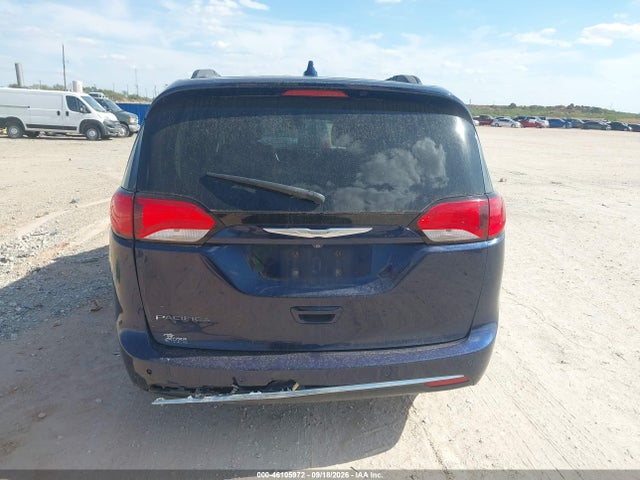 2017 Chrysler Pacifica Touring-l მანქანა იყიდება აუქციონზე, vin: 2C4RC1BGXHR665617, აუქციონის ნომერი: 46105972