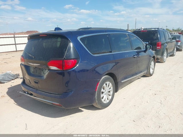 2017 Chrysler Pacifica Touring-l მანქანა იყიდება აუქციონზე, vin: 2C4RC1BGXHR665617, აუქციონის ნომერი: 46105972