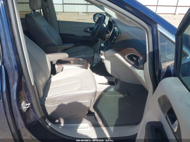 2017 Chrysler Pacifica Touring-l მანქანა იყიდება აუქციონზე, vin: 2C4RC1BGXHR665617, აუქციონის ნომერი: 46105972