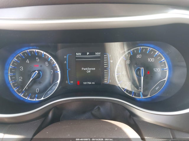2017 Chrysler Pacifica Touring-l მანქანა იყიდება აუქციონზე, vin: 2C4RC1BGXHR665617, აუქციონის ნომერი: 46105972