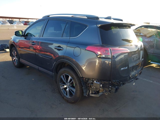 Toyota Rav4 Xle 2018 JTMWFREV8JJ740005 Image 3