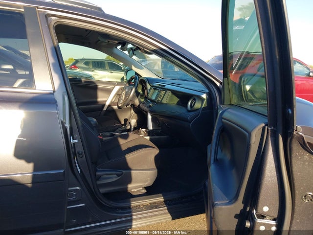 Toyota Rav4 Xle 2018 JTMWFREV8JJ740005 Image 5
