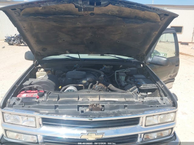 46106065 :رقم المزاد ، 1GNGK26J1WJ309197 vin ، 1998 Chevrolet Suburban 2500 مزاد بيع